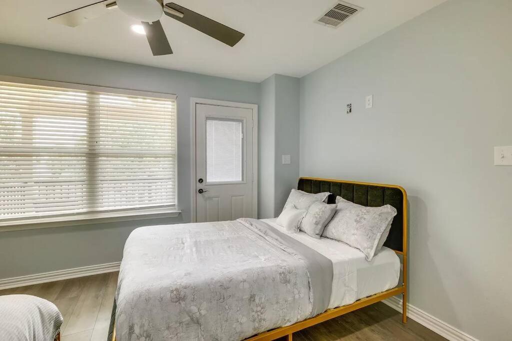 Vacation Home Lake Livingston! Onalaska 외부 사진