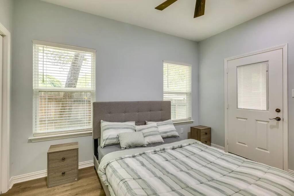 Vacation Home Lake Livingston! Onalaska 외부 사진