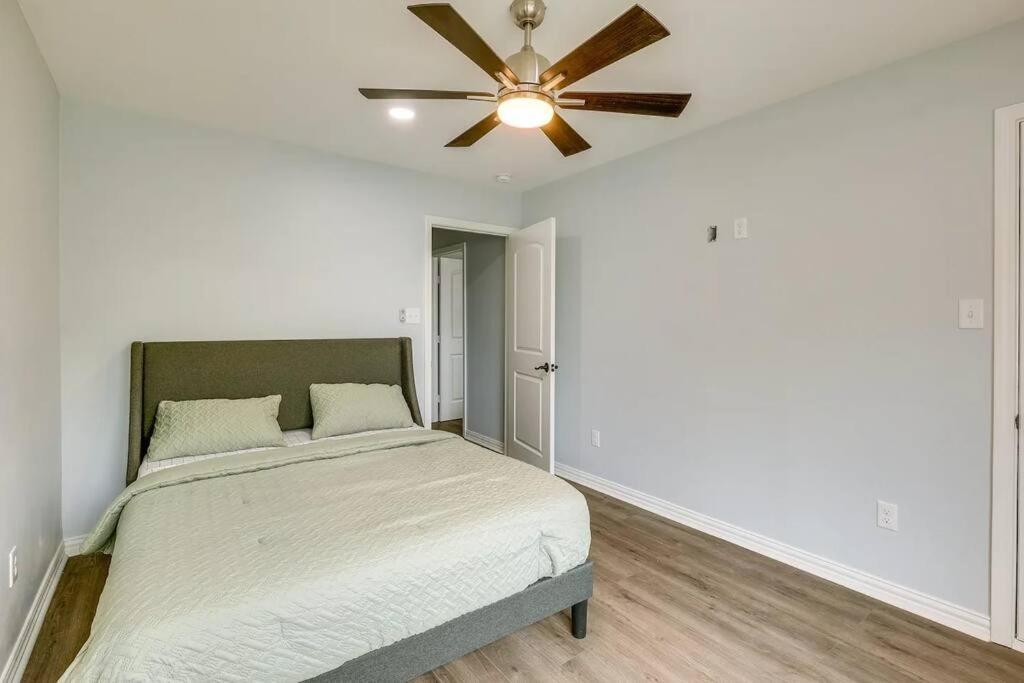 Vacation Home Lake Livingston! Onalaska 외부 사진