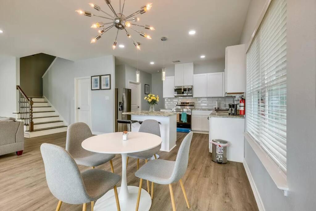 Vacation Home Lake Livingston! Onalaska 외부 사진