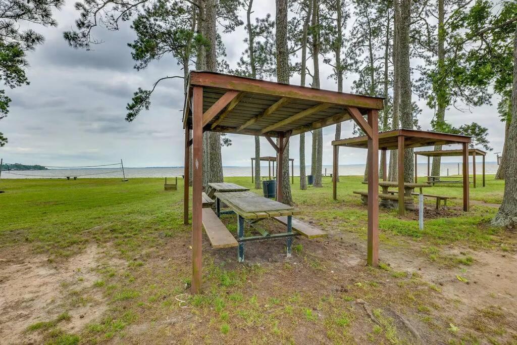 Vacation Home Lake Livingston! Onalaska 외부 사진